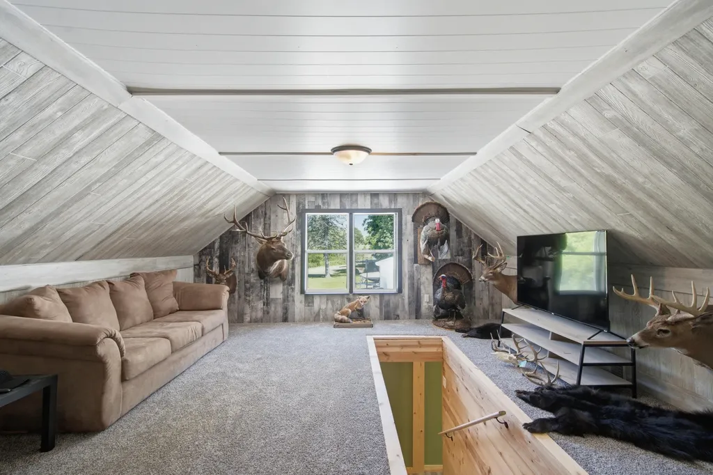 6973 Ackers Point Drive Hope Township MI 49046