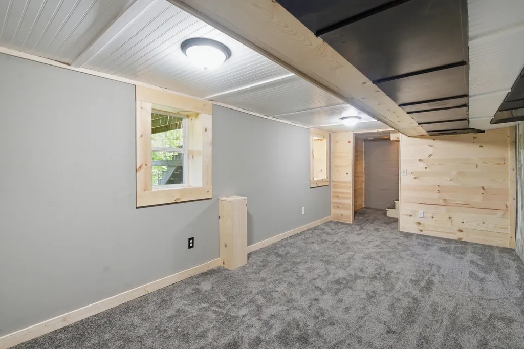 6973 Ackers Point Drive Hope Township MI 49046