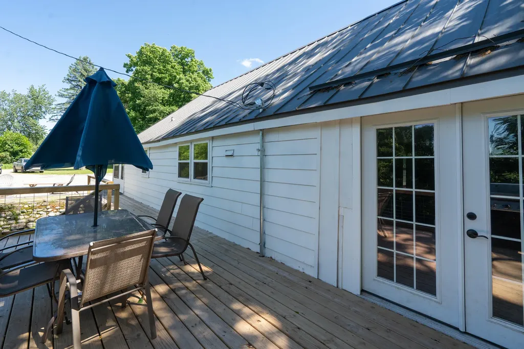 6973 Ackers Point Drive Hope Township MI 49046