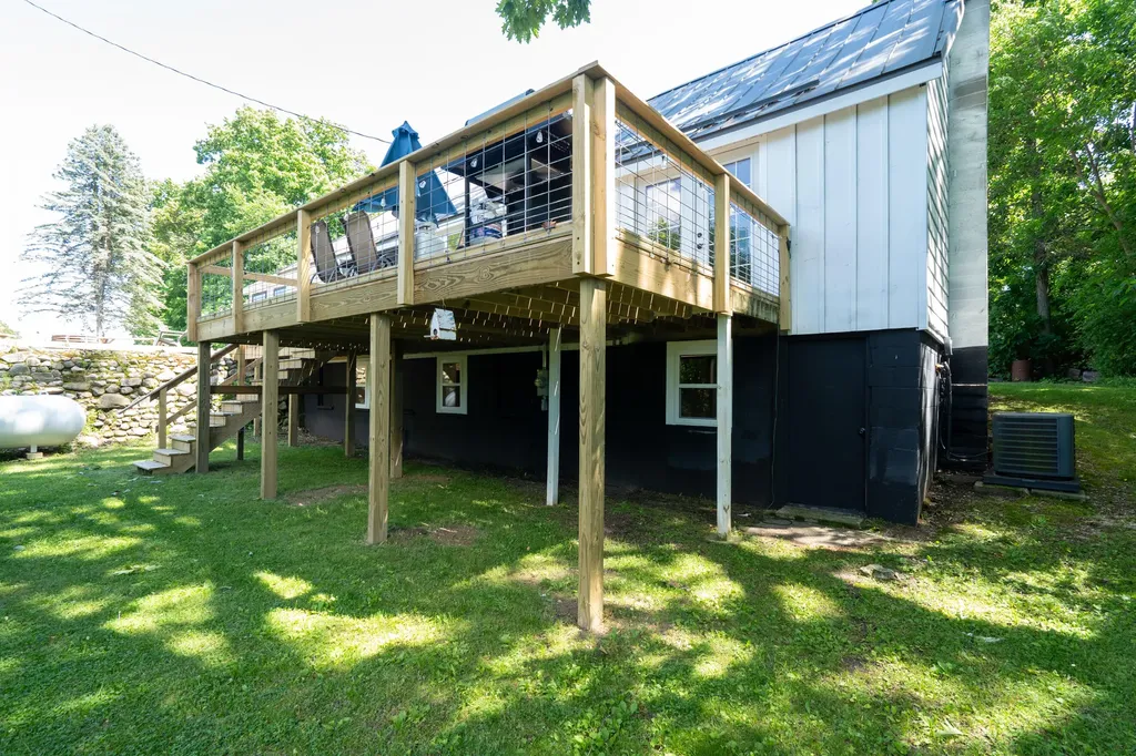 6973 Ackers Point Drive Hope Township MI 49046