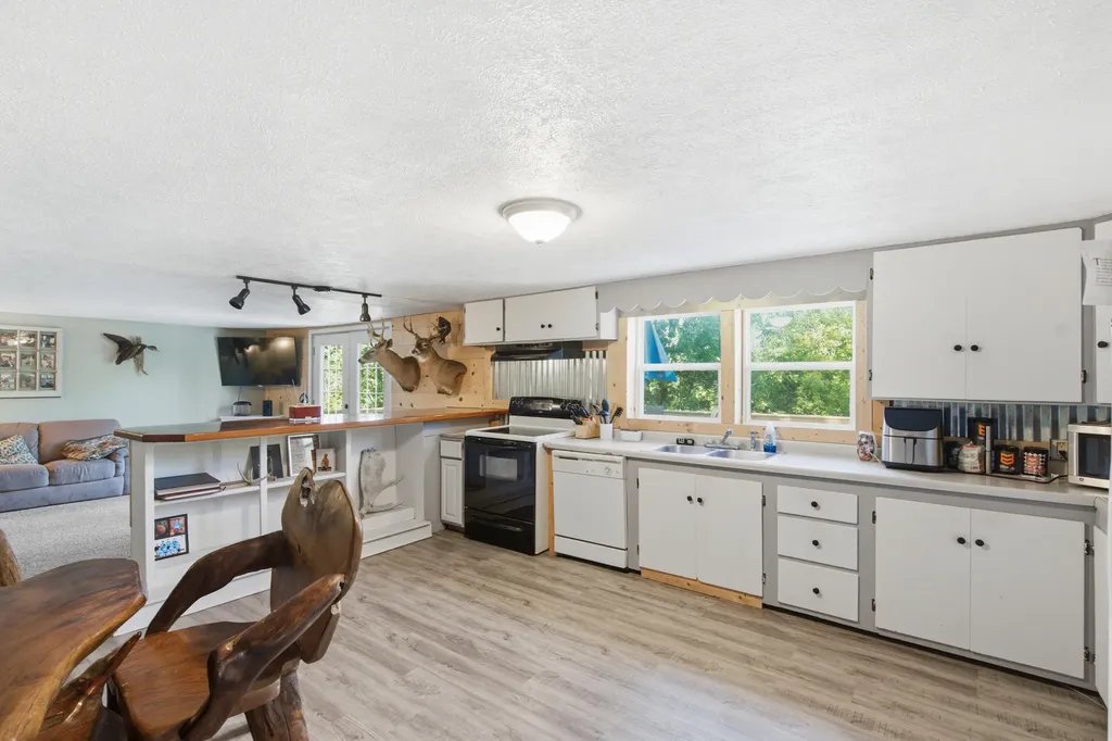 6973 Ackers Point Drive Hope Township MI 49046