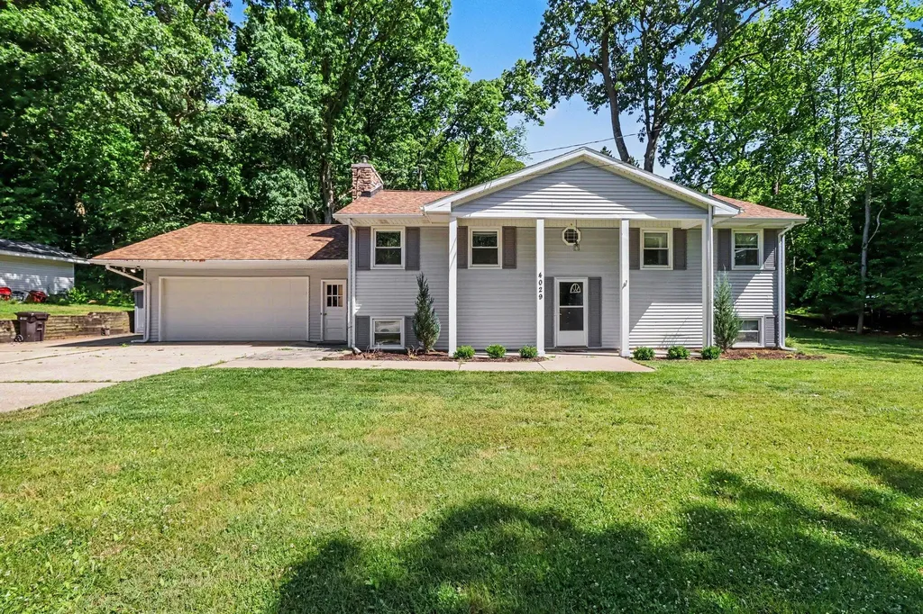 4029 Sunvalley Drive Kalamazoo City MI 49008