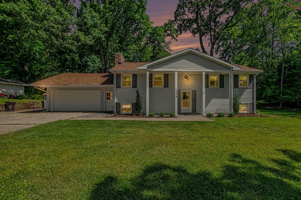 4029 Sunvalley Drive Kalamazoo City MI 49008