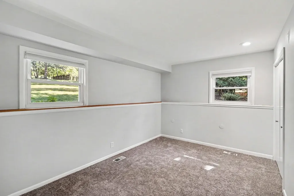 4029 Sunvalley Drive Kalamazoo City MI 49008