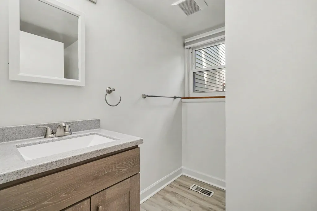 4029 Sunvalley Drive Kalamazoo City MI 49008