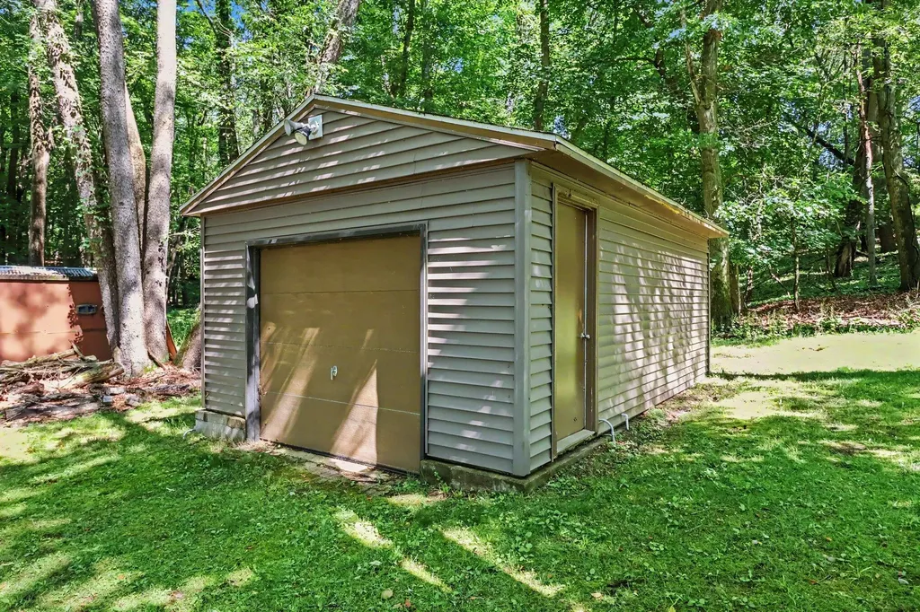 4029 Sunvalley Drive Kalamazoo City MI 49008