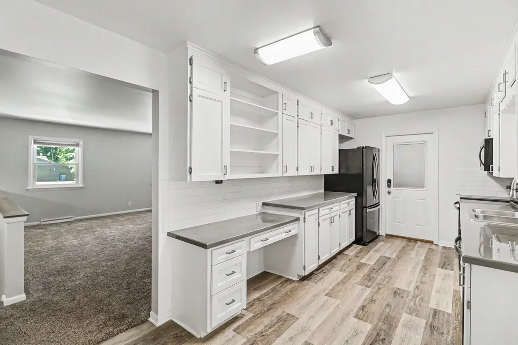 4029 Sunvalley Drive Kalamazoo City MI 49008