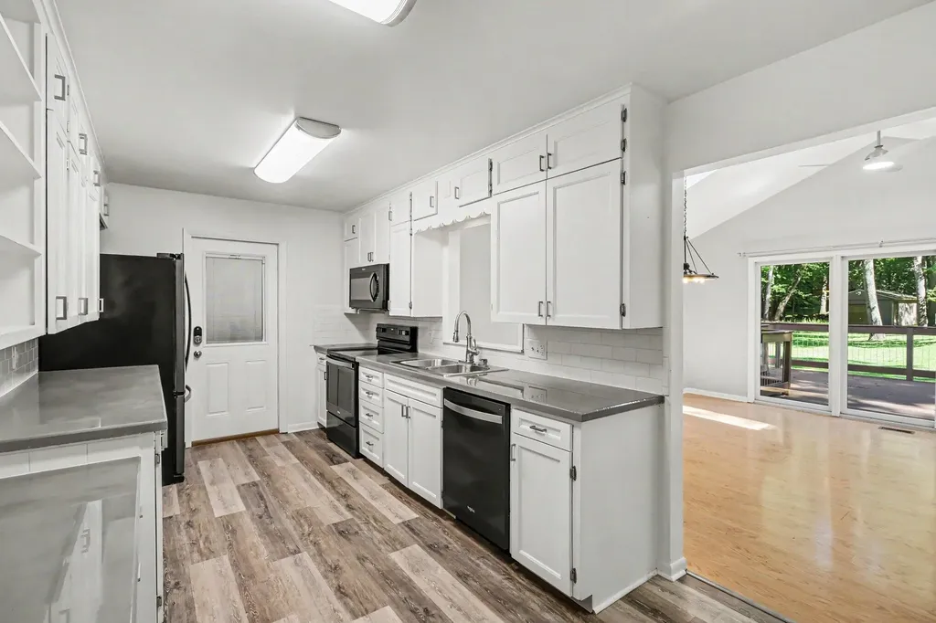 4029 Sunvalley Drive Kalamazoo City MI 49008