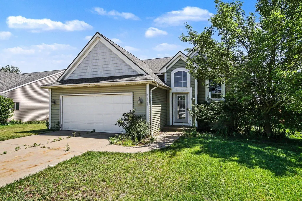 10264 Summerwood Drive Holland Charter Township MI 49464