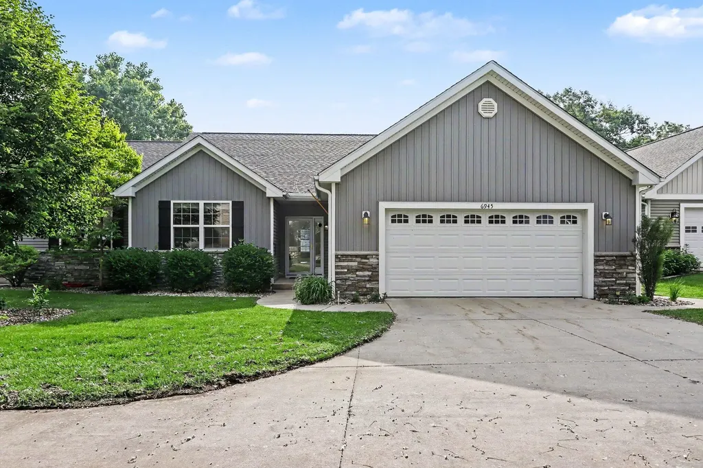 6945 Hunters Creek Comstock Charter Township MI 49048