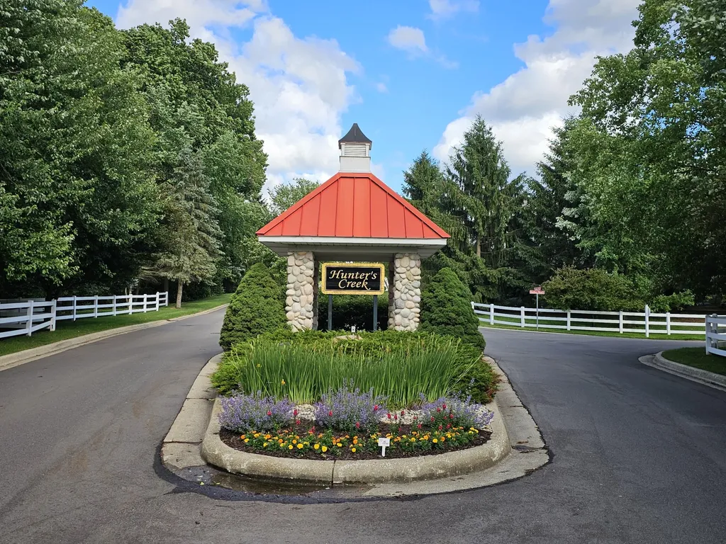 6945 Hunters Creek Comstock Charter Township MI 49048