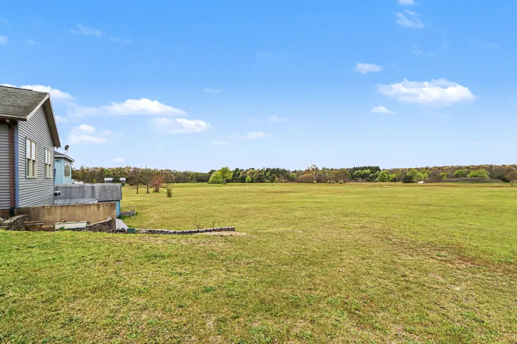 32282 64th Avenue Antwerp Township MI 49065