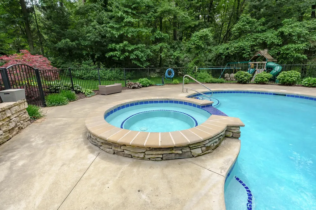 8352 Vinewood Point Texas Charter Township MI 49071