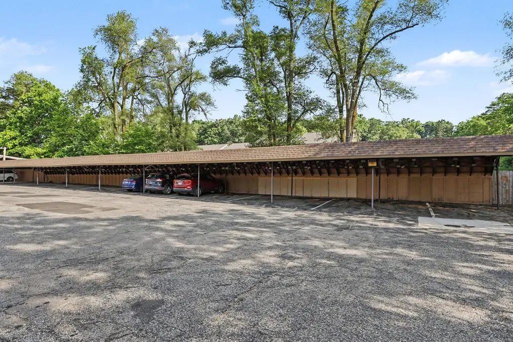 722 W Kilgore Road Kalamazoo City MI 49008