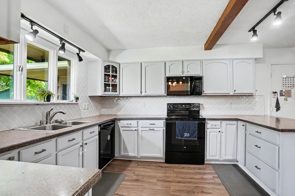 9713 Oakview Drive Portage City MI 49024