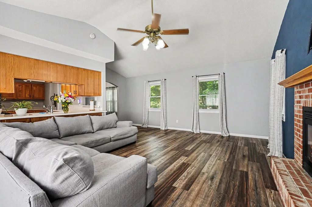 166 Ridgewood Street Kalamazoo City MI 49001