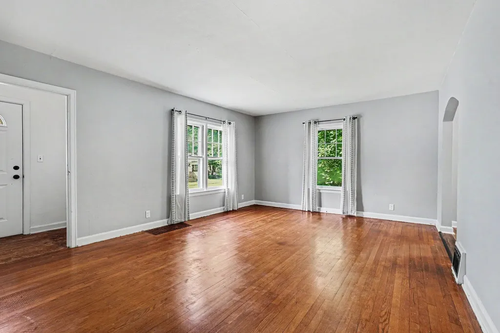 166 Ridgewood Street Kalamazoo City MI 49001