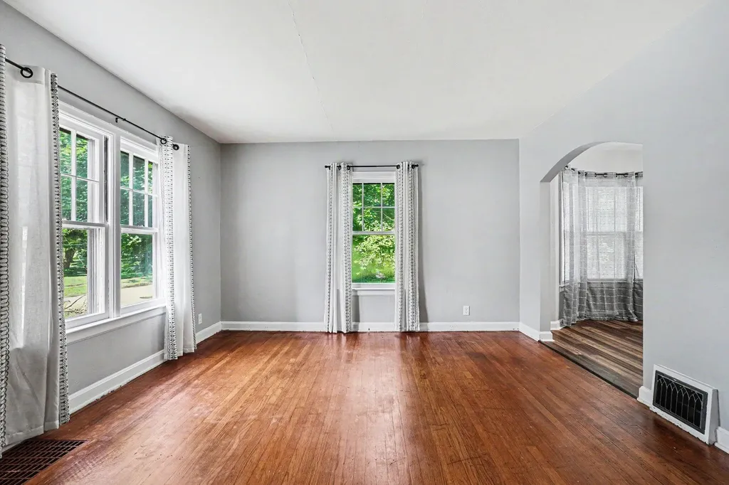 166 Ridgewood Street Kalamazoo City MI 49001