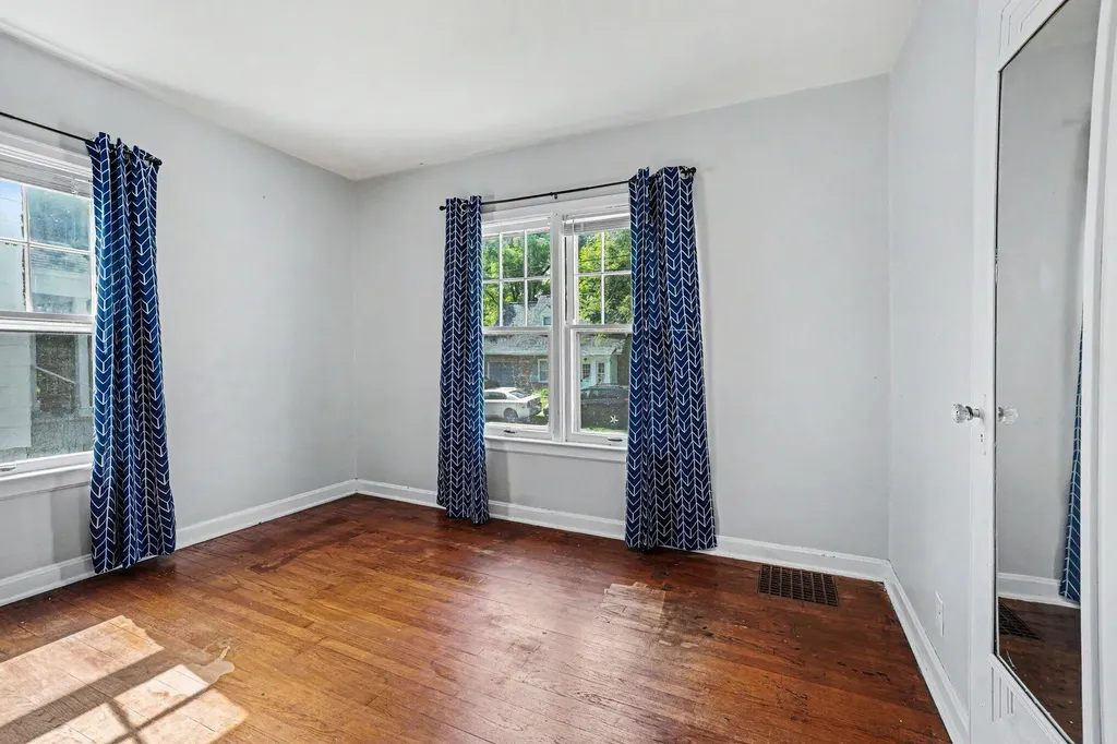 166 Ridgewood Street Kalamazoo City MI 49001