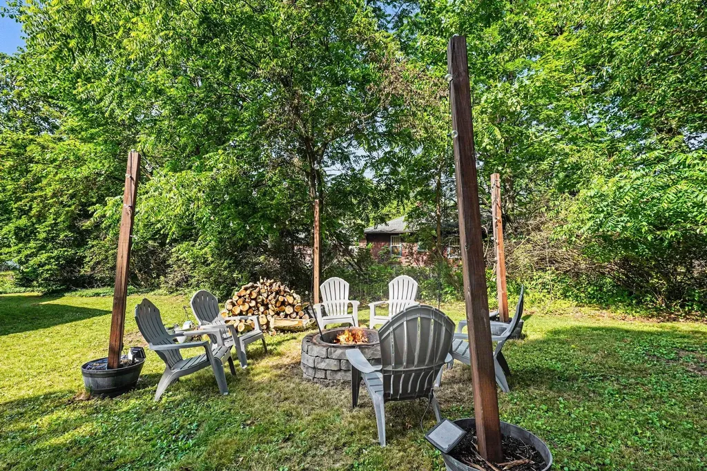 166 Ridgewood Street Kalamazoo City MI 49001