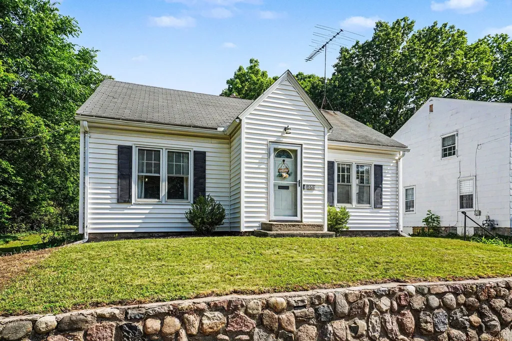 166 Ridgewood Street Kalamazoo City MI 49001