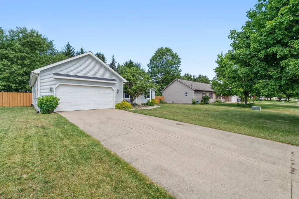 1114 Meadowsweet Lane Schoolcraft Village MI 49097