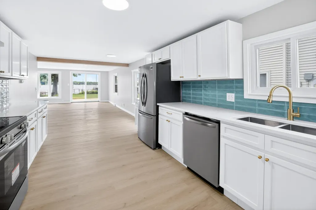 5188 Deep Point Drive Pavilion Township MI 49002
