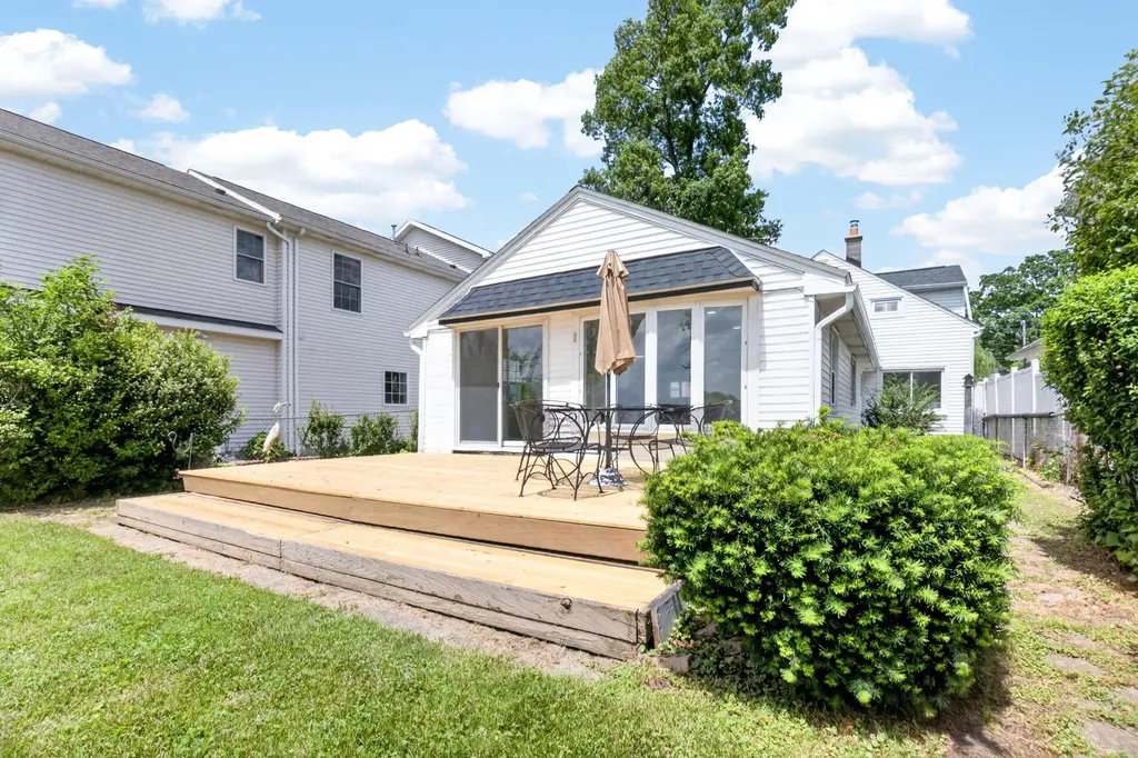 5188 Deep Point Drive Pavilion Township MI 49002