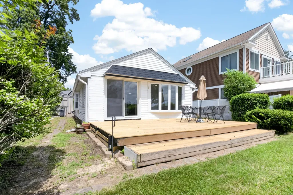 5188 Deep Point Drive Pavilion Township MI 49002