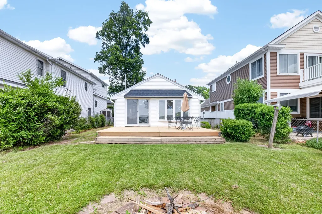 5188 Deep Point Drive Pavilion Township MI 49002