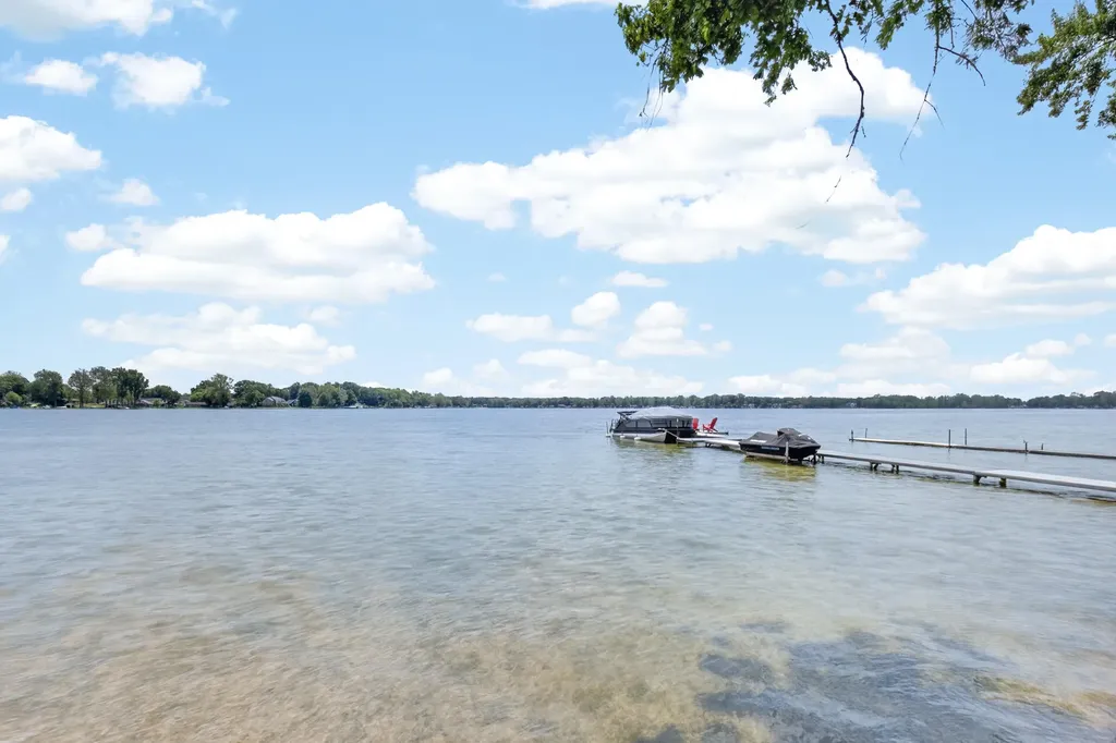 5188 Deep Point Drive Pavilion Township MI 49002