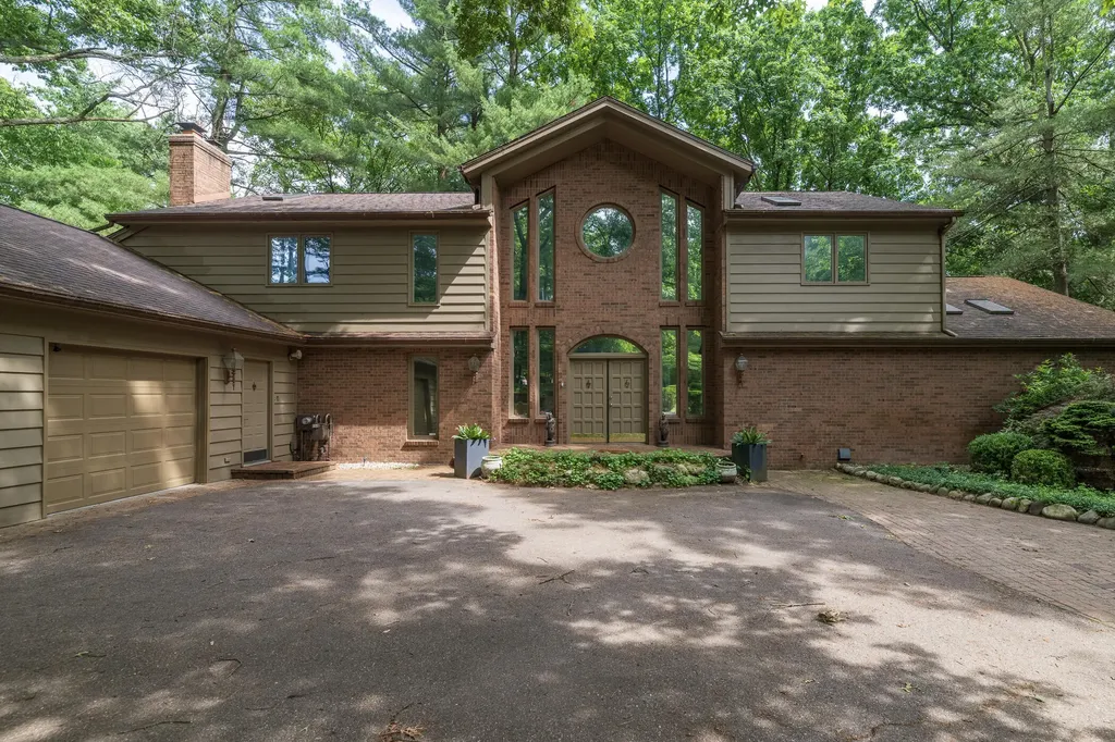 7129 Lakeridge Place Texas Charter Township MI 49009