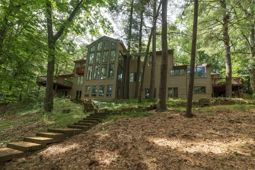 7129 Lakeridge Place Texas Charter Township MI 49009
