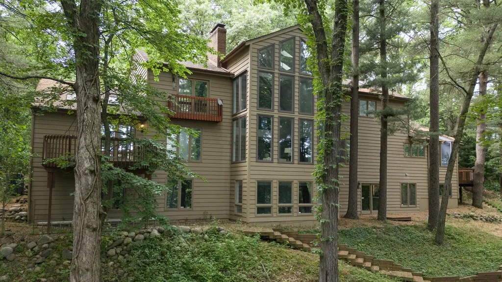 7129 Lakeridge Place Texas Charter Township MI 49009