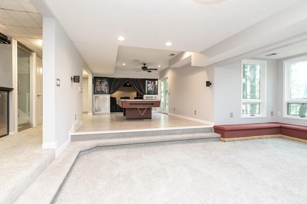 7129 Lakeridge Place Texas Charter Township MI 49009