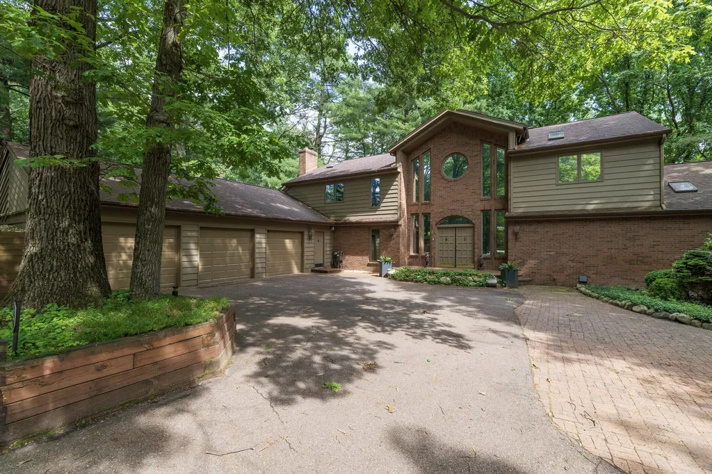 7129 Lakeridge Place Texas Charter Township MI 49009