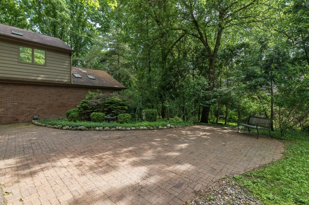 7129 Lakeridge Place Texas Charter Township MI 49009