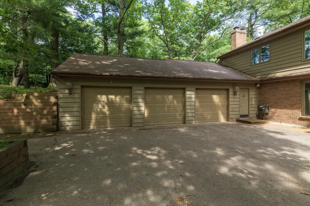 7129 Lakeridge Place Texas Charter Township MI 49009