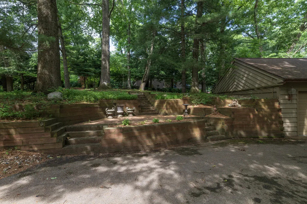 7129 Lakeridge Place Texas Charter Township MI 49009