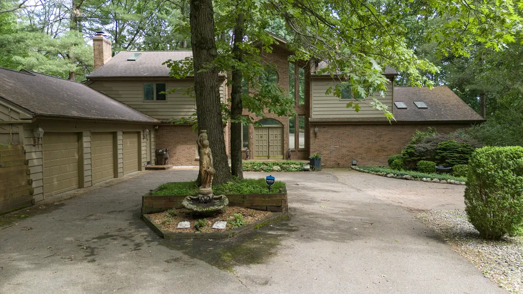 7129 Lakeridge Place Texas Charter Township MI 49009