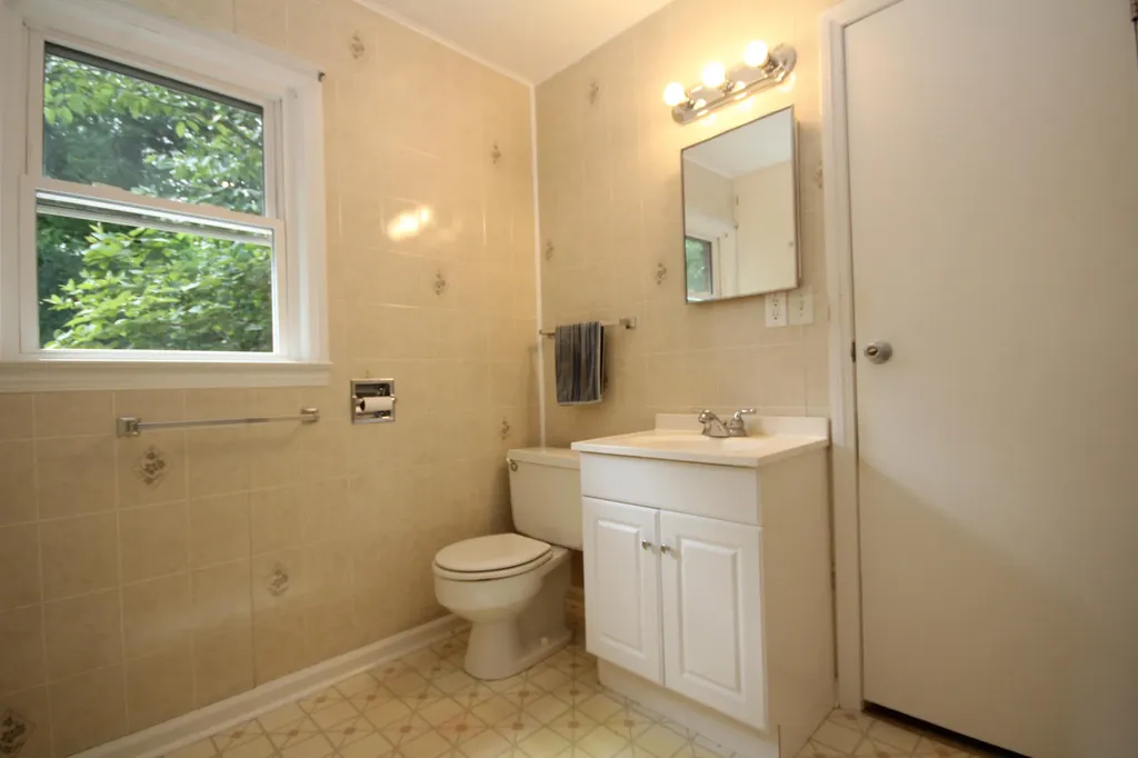 2334 Frederick Avenue Kalamazoo City MI 49008