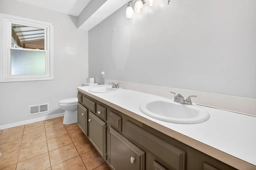 8076 Land O Lakes Drive Pavilion Township MI 49048