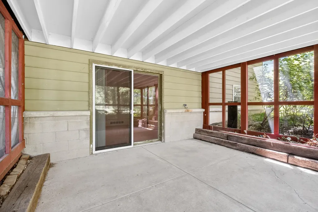 8076 Land O Lakes Drive Pavilion Township MI 49048