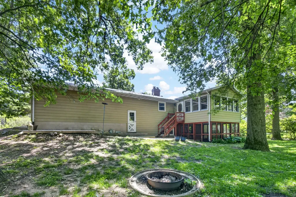 8076 Land O Lakes Drive Pavilion Township MI 49048