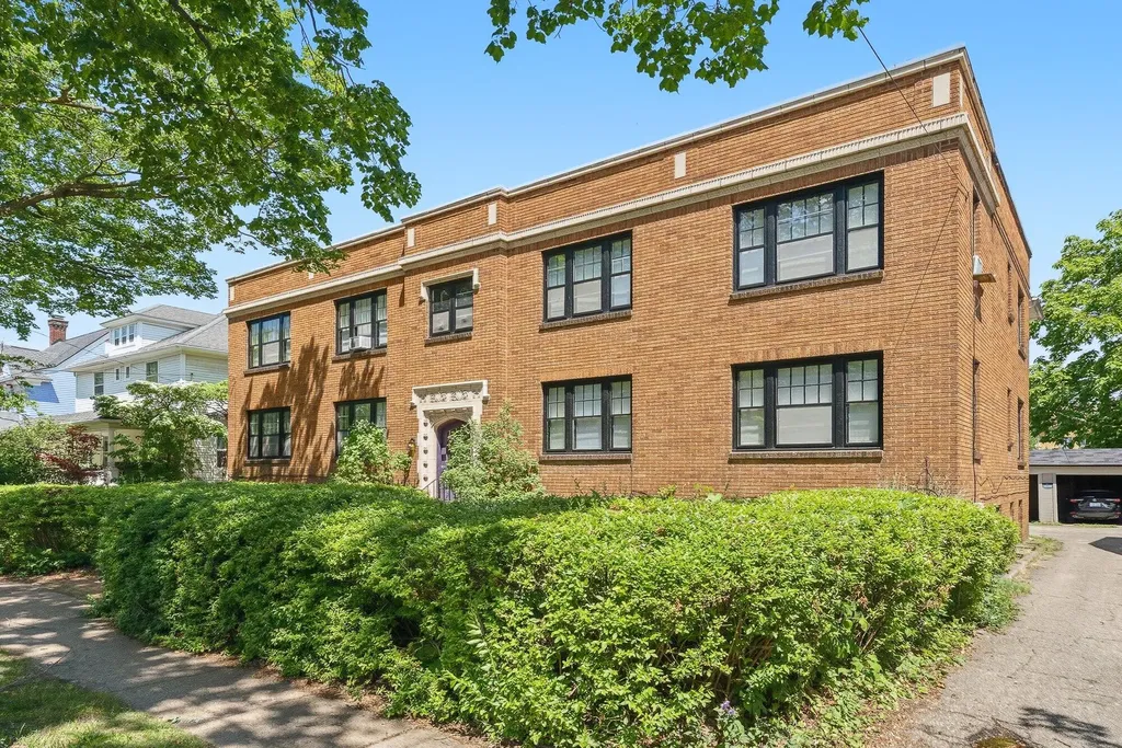 800 W South Street Kalamazoo City MI 49007