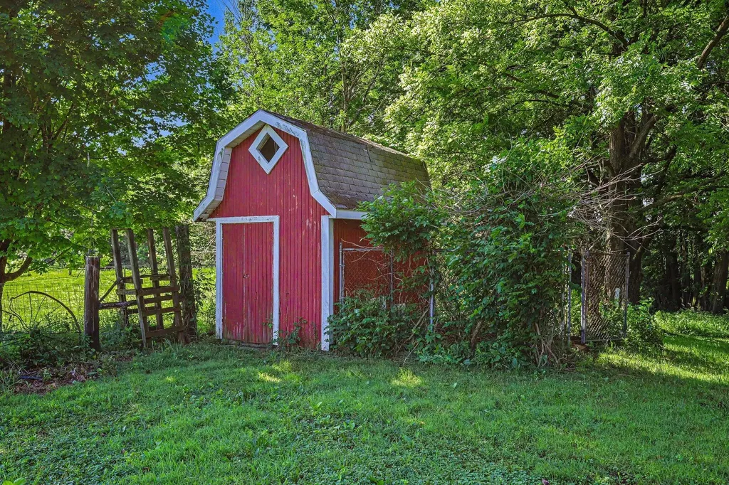 6923 Young Road Bellevue Township MI 49021