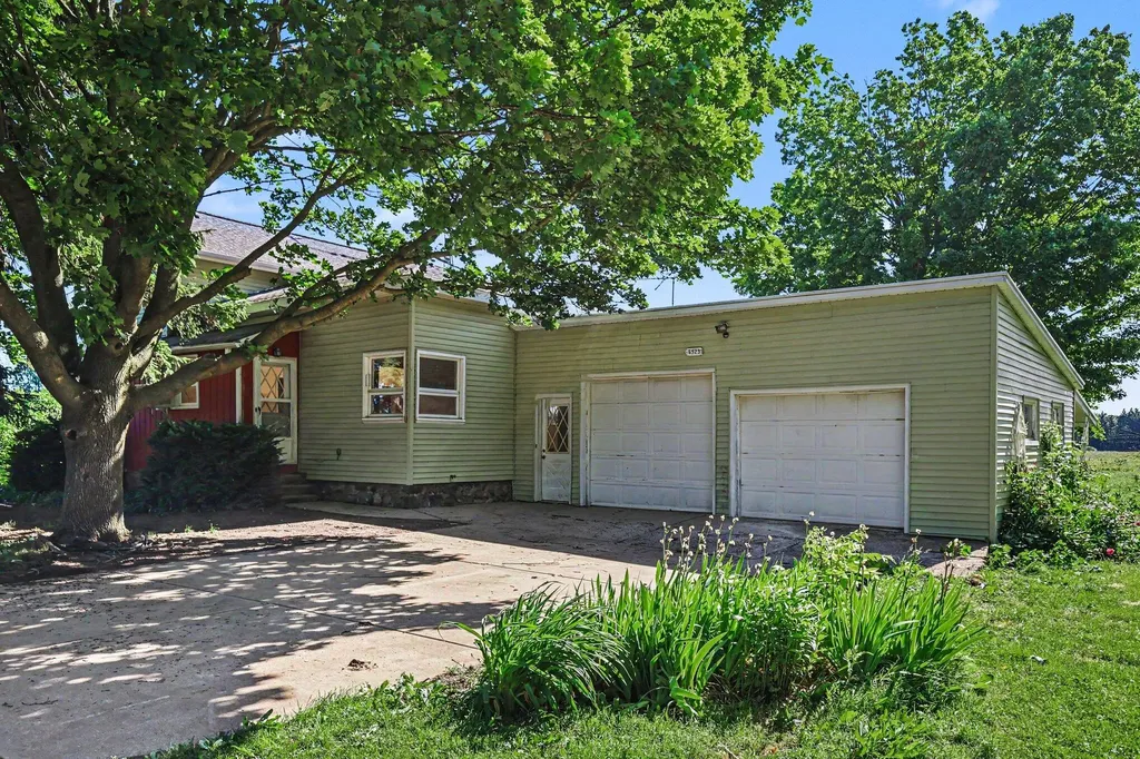 6923 Young Road Bellevue Township MI 49021