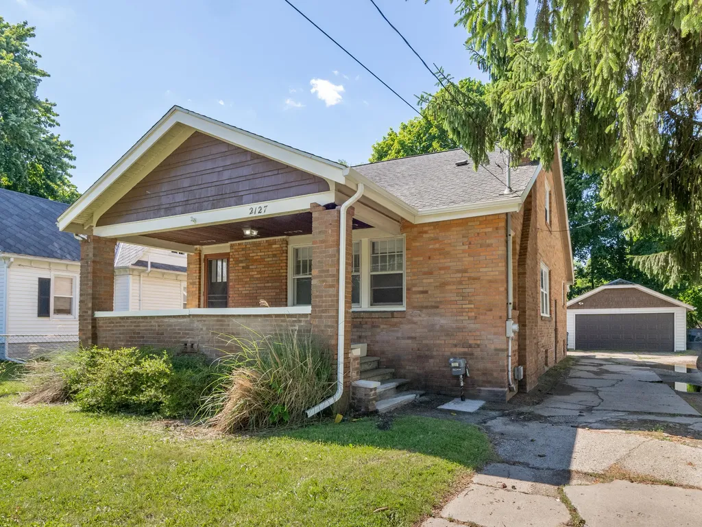 2127 W Main Street Kalamazoo Charter Township MI 49006