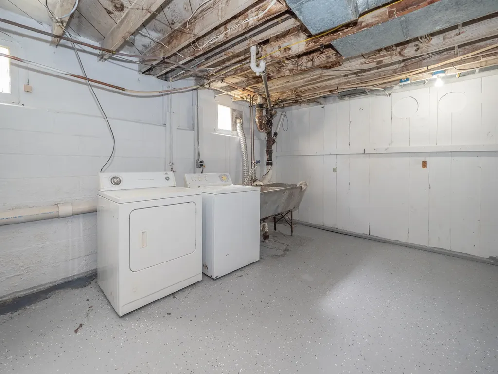 2127 W Main Street Kalamazoo Charter Township MI 49006