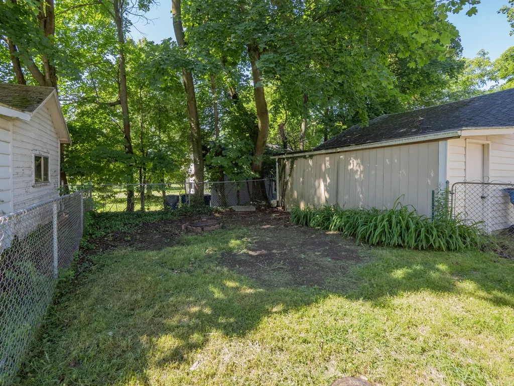 2127 W Main Street Kalamazoo Charter Township MI 49006